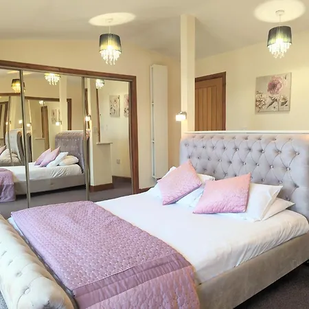 Torridon 1 With Private Hot Tub - Fife - Loch Leven - Lomond Hills- Pet Friendly Villa Kelty Exterior photo