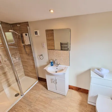 Torridon 1 With Private Hot Tub - Fife - Loch Leven - Lomond Hills- Pet Friendly Villa Kelty Exterior photo