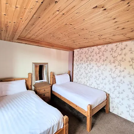 Torridon 1 With Private Hot Tub - Fife - Loch Leven - Lomond Hills- Pet Friendly Villa Kelty Exterior photo