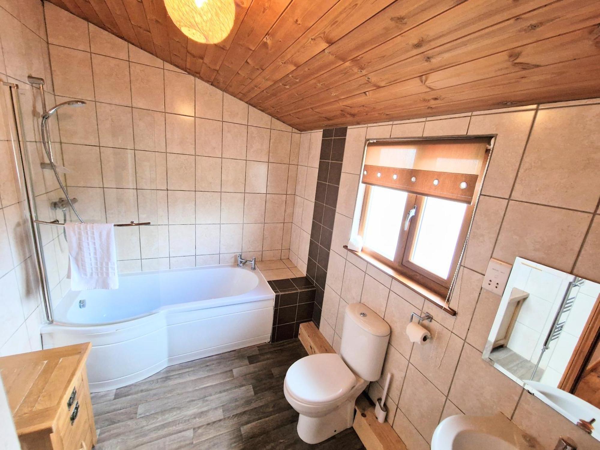 Chalet Torridon 1 With Private Hot Tub - Fife - Loch Leven - Lomond Hills- Pet Friendly