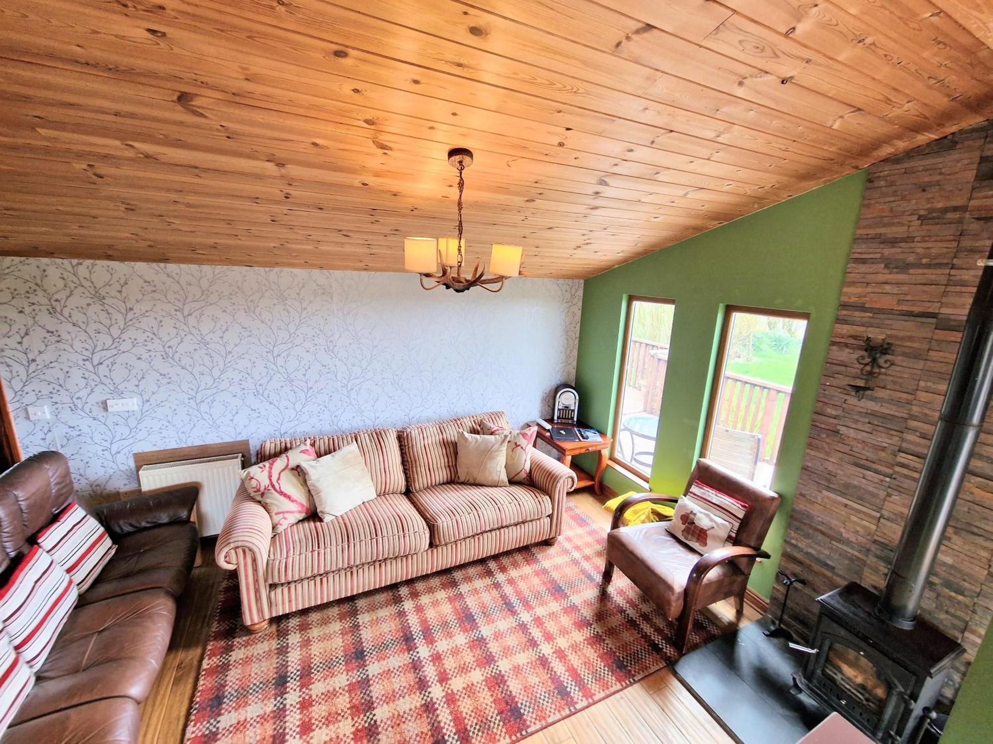 Torridon 1 With Private Hot Tub - Fife - Loch Leven - Lomond Hills- Pet Friendly Kelty