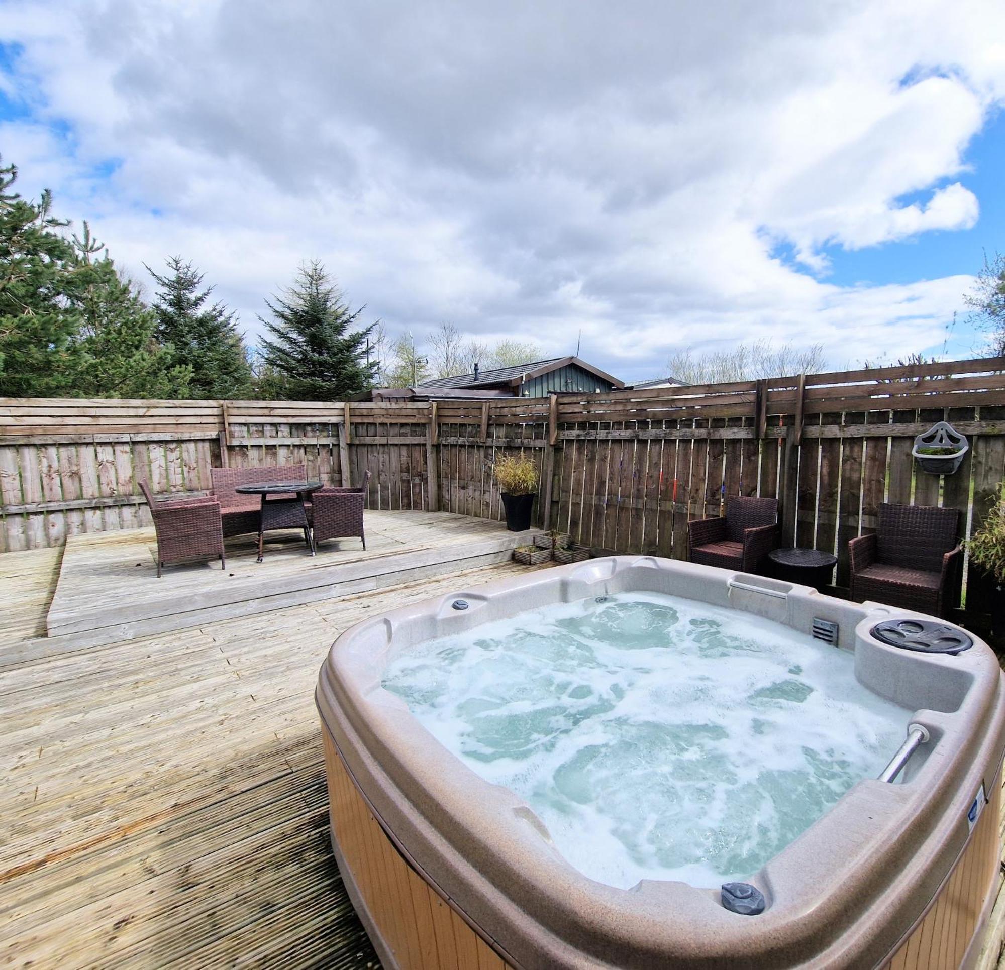 Chalet Torridon 1 With Private Hot Tub - Fife - Loch Leven - Lomond Hills- Pet Friendly